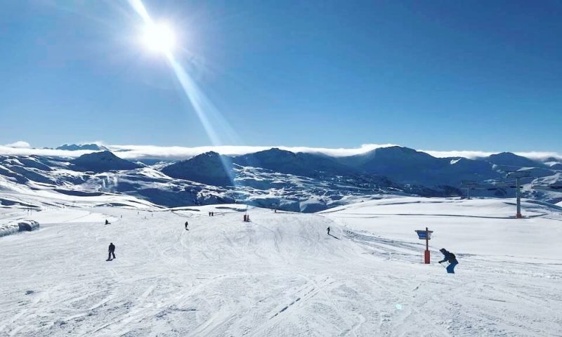 Sunny bluebird day in La Plagne