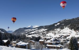 LesGets balloons