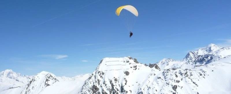 Paragliding Paradiski